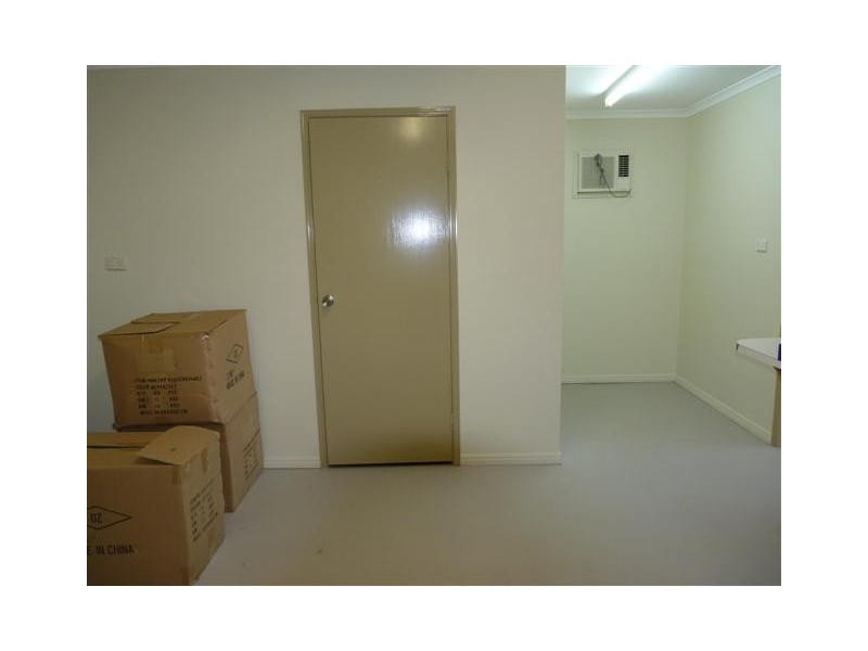 87 Old Maryborough Rd, Pialba QLD 4655