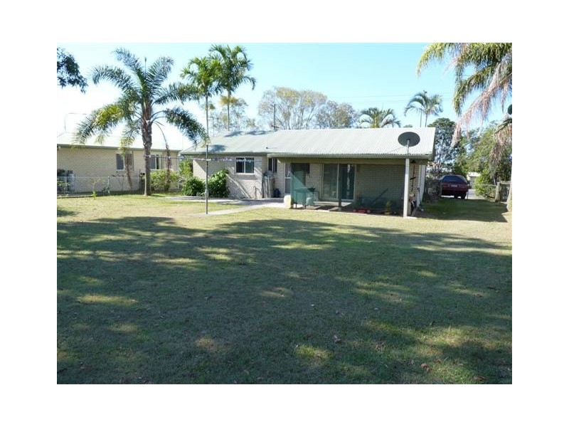 665 Boat Harbour Dr, Urangan QLD 4655