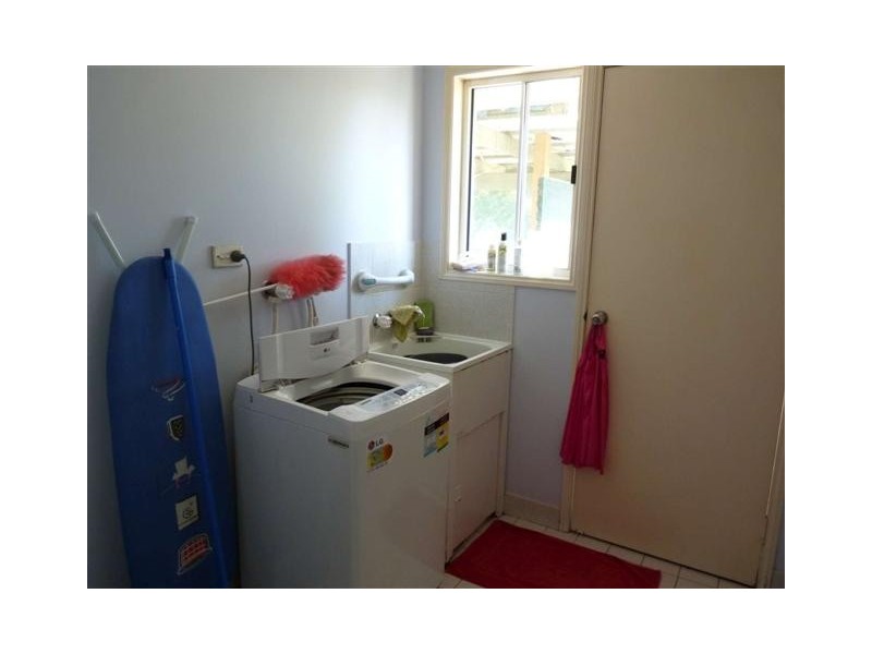 665 Boat Harbour Dr, Urangan QLD 4655