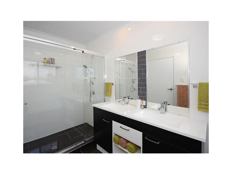 55 John St, Scarness QLD 4655