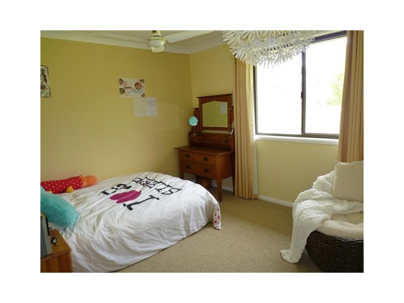 2 Sewell Ct, Booral QLD 4655