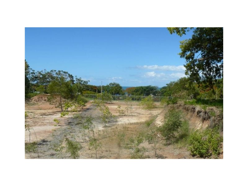 255 Esplanade, Pialba QLD 4655