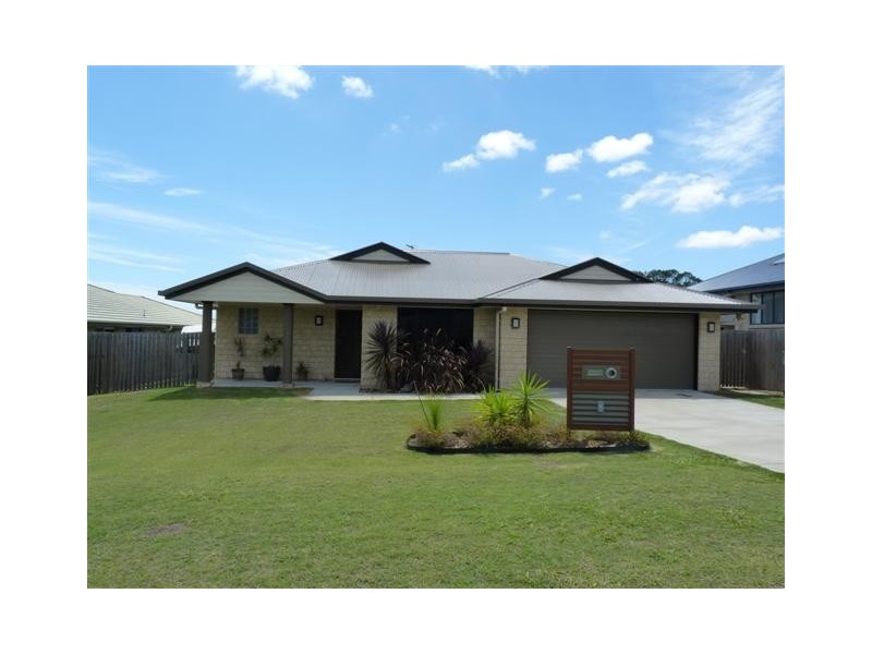 8 Summit Ridge Dr, Nikenbah QLD 4655