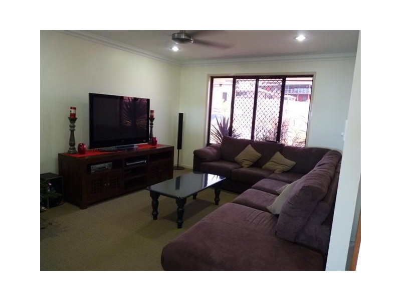 8 Summit Ridge Dr, Nikenbah QLD 4655