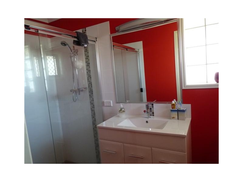 8 Summit Ridge Dr, Nikenbah QLD 4655