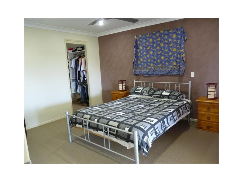8 Summit Ridge Dr, Nikenbah QLD 4655