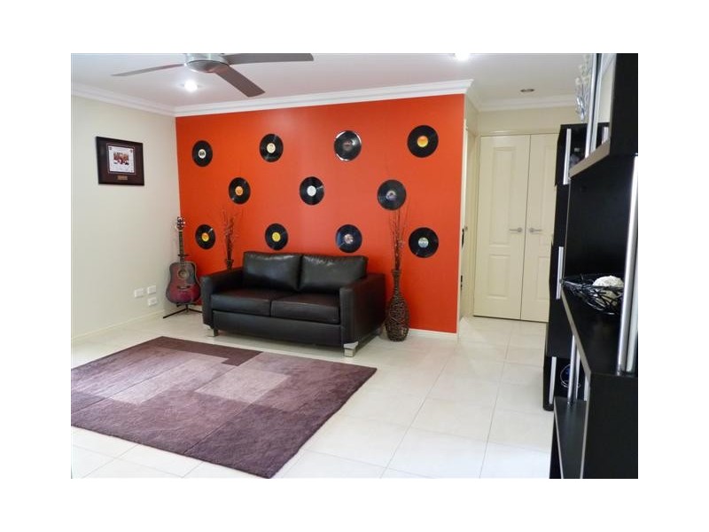 8 Summit Ridge Dr, Nikenbah QLD 4655