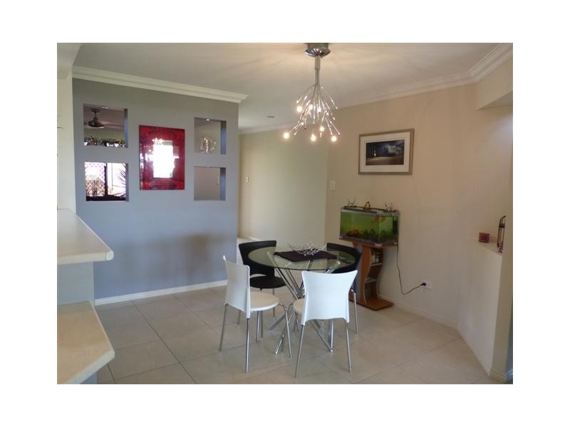 8 Summit Ridge Dr, Nikenbah QLD 4655