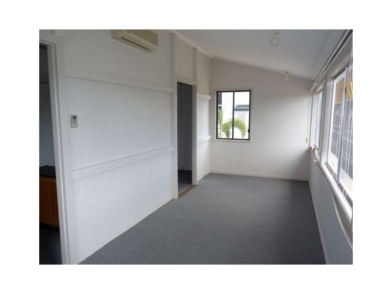 320 Esplanade, Scarness QLD 4655