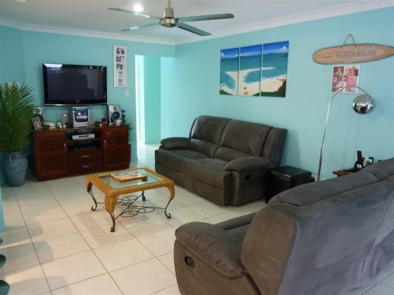 1 Silverleaf Tce, Toogoom QLD 4655