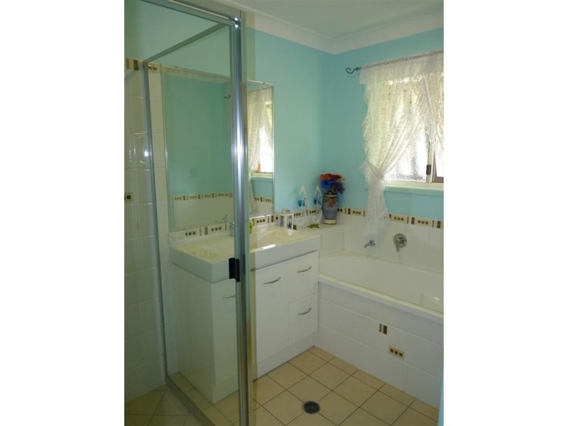 1 Silverleaf Tce, Toogoom QLD 4655
