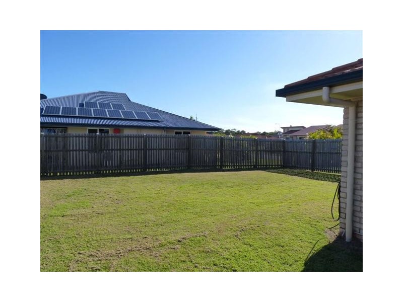 11 Dundee Dr, Kawungan QLD 4655