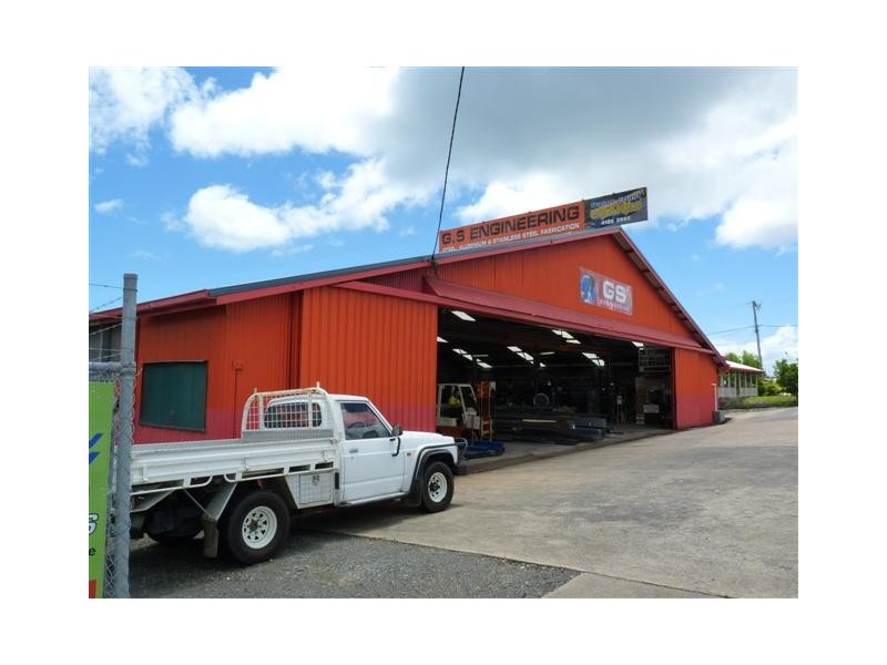 194 Boat Harbour Dr, Pialba QLD 4655