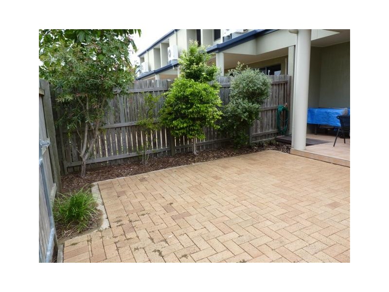 26/30 East St, Scarness QLD 4655