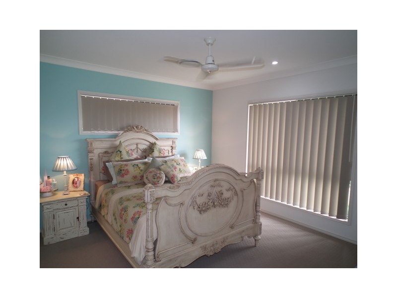 2 Duke Court, Urraween QLD 4655