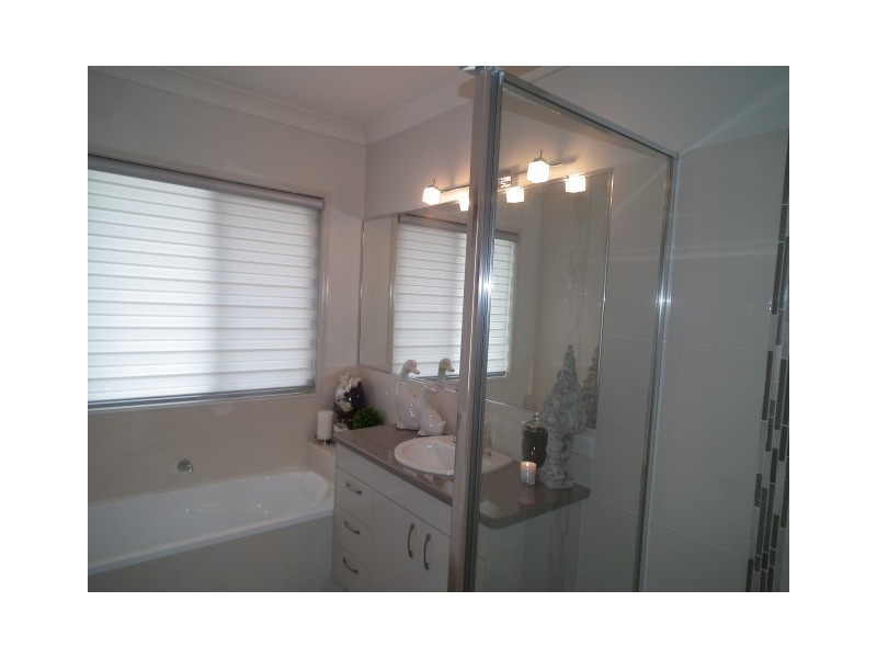 2 Duke Court, Urraween QLD 4655