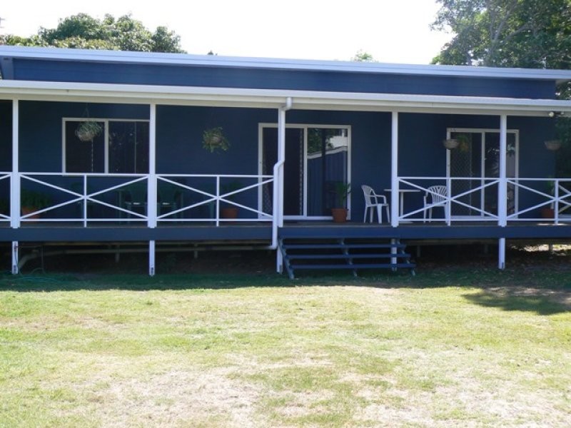 25 Hibiscus Street, Urangan QLD 4655