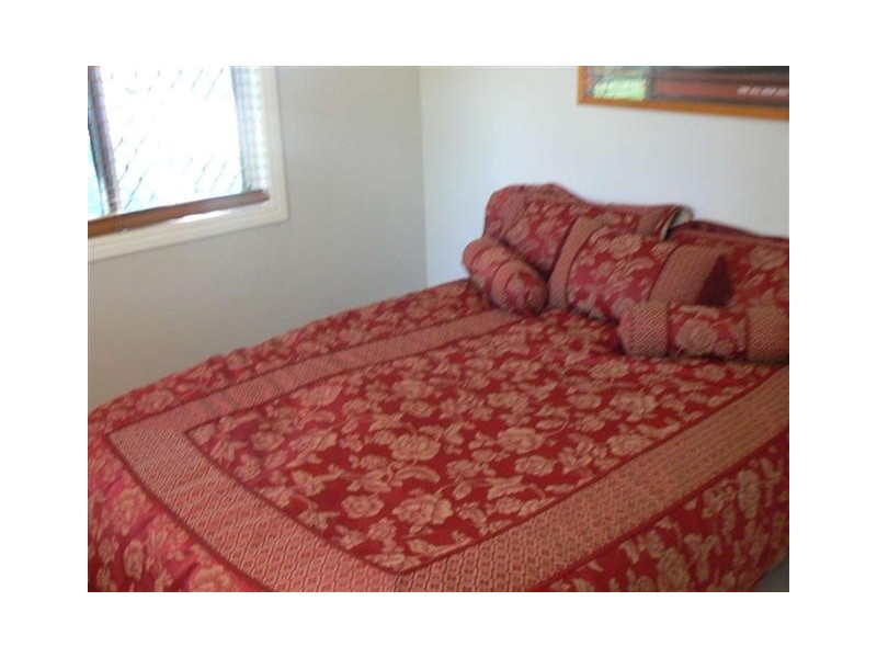 25 Hibiscus Street, Urangan QLD 4655