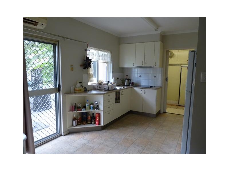 764 Boat Harbour Dr, Urangan QLD 4655