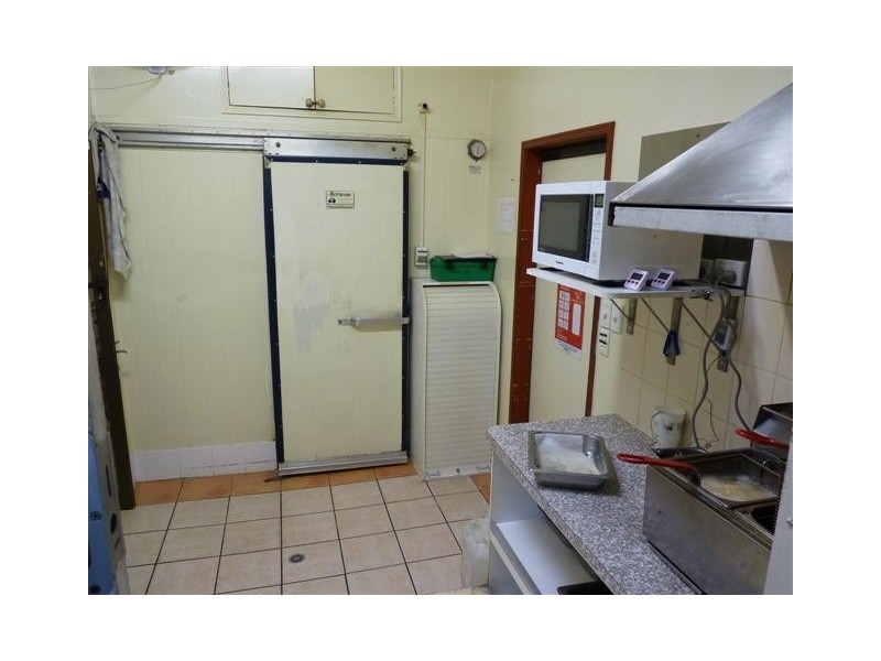 764 Boat Harbour Dr, Urangan QLD 4655