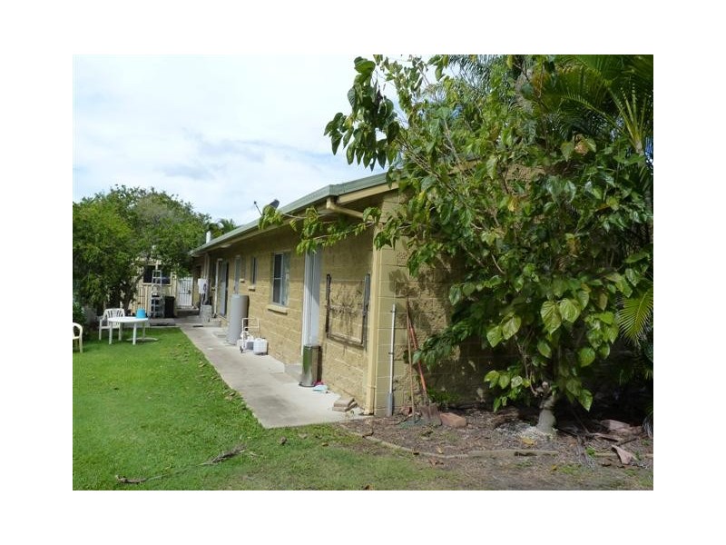 764 Boat Harbour Dr, Urangan QLD 4655