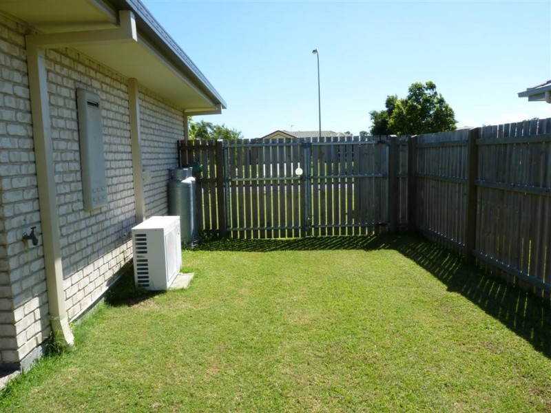 74 Wattle St, Point Vernon QLD 4655