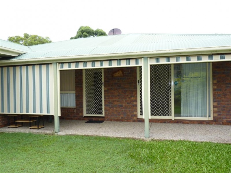 72 Lauren St, Urangan QLD 4655