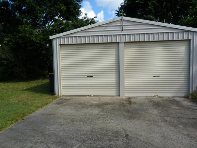 72 Lauren St, Urangan QLD 4655