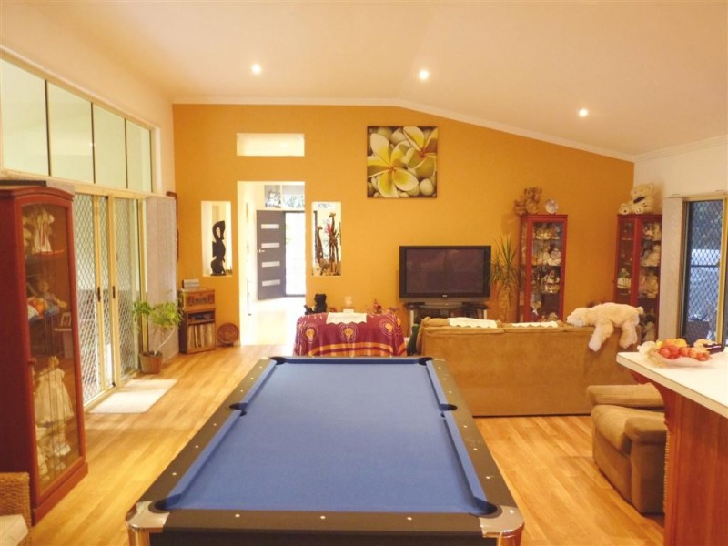 16 Tree View Rd, Toogoom QLD 4655