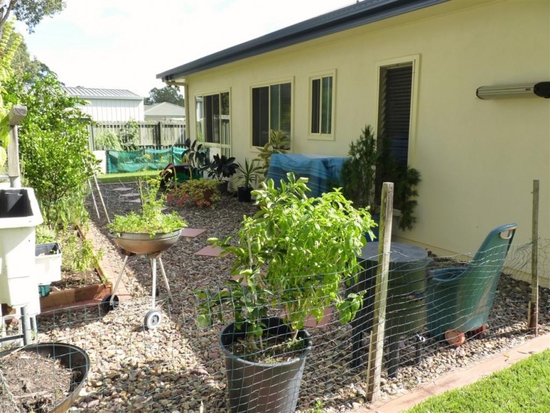 16 Tree View Rd, Toogoom QLD 4655