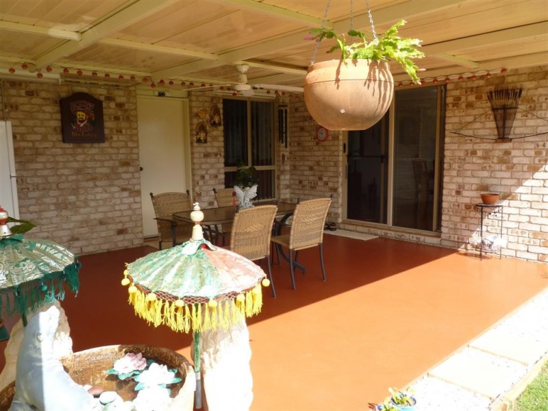 4 Oxford St, Urraween QLD 4655