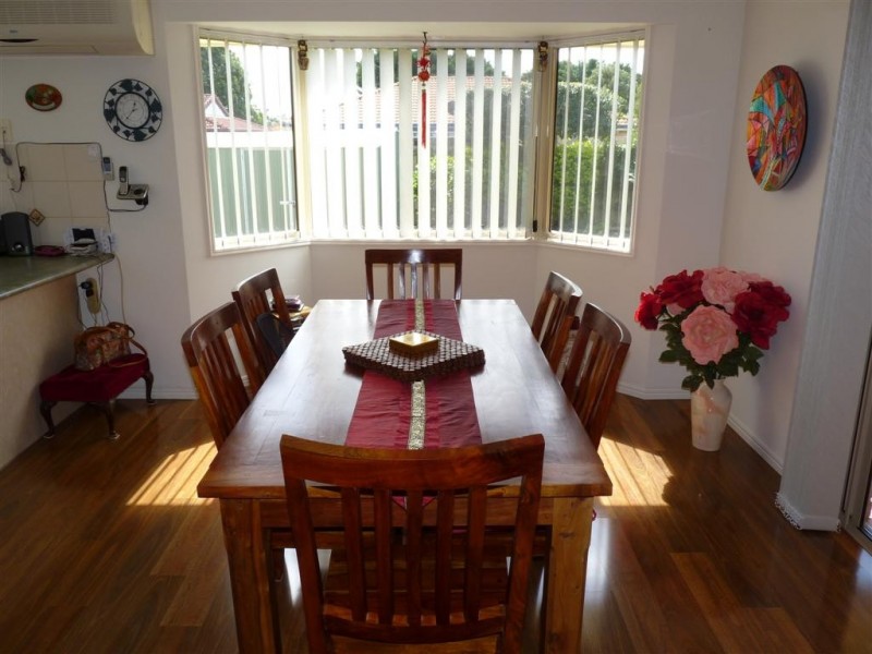 4 Oxford St, Urraween QLD 4655