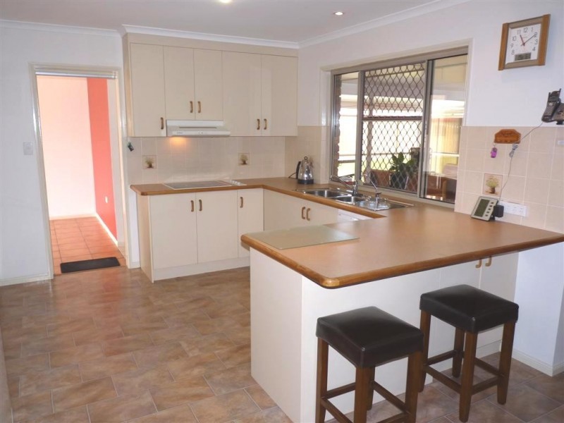 34 Aimee Dr, Urangan QLD 4655