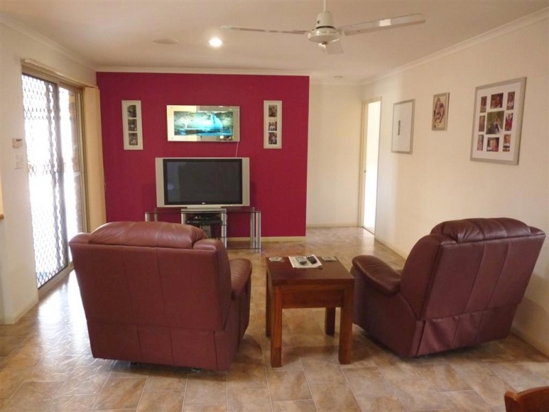 34 Aimee Dr, Urangan QLD 4655