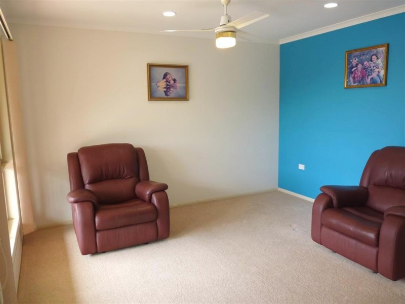 34 Aimee Dr, Urangan QLD 4655