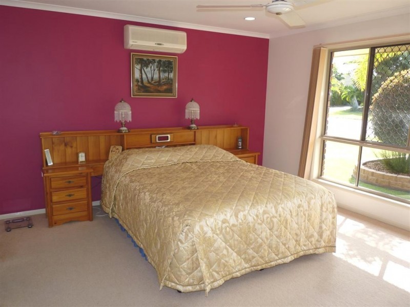 34 Aimee Dr, Urangan QLD 4655