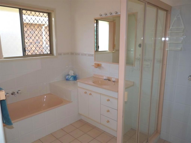 34 Aimee Dr, Urangan QLD 4655