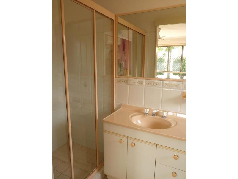 34 Aimee Dr, Urangan QLD 4655