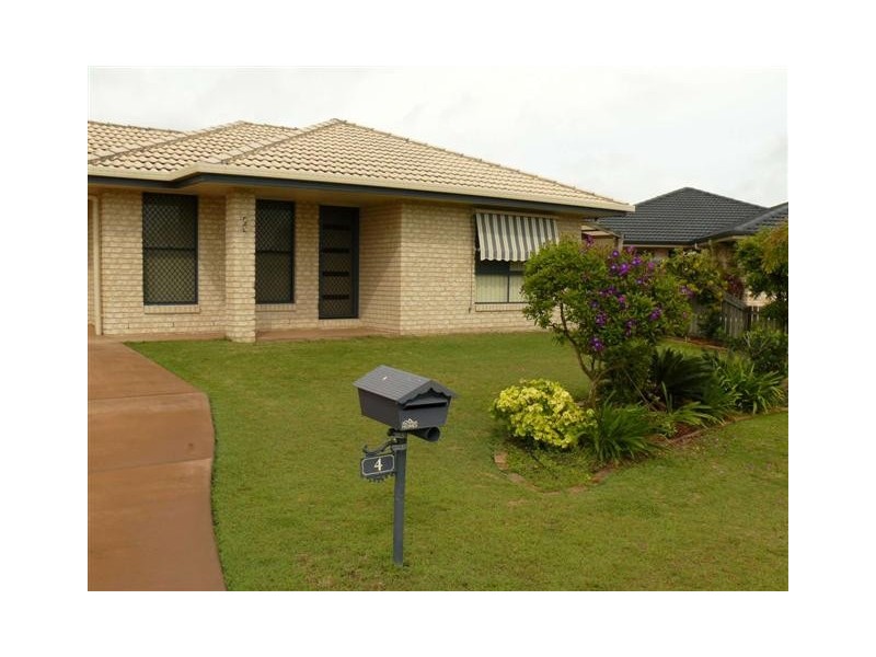 4 Pembridge Cct, Urraween QLD 4655