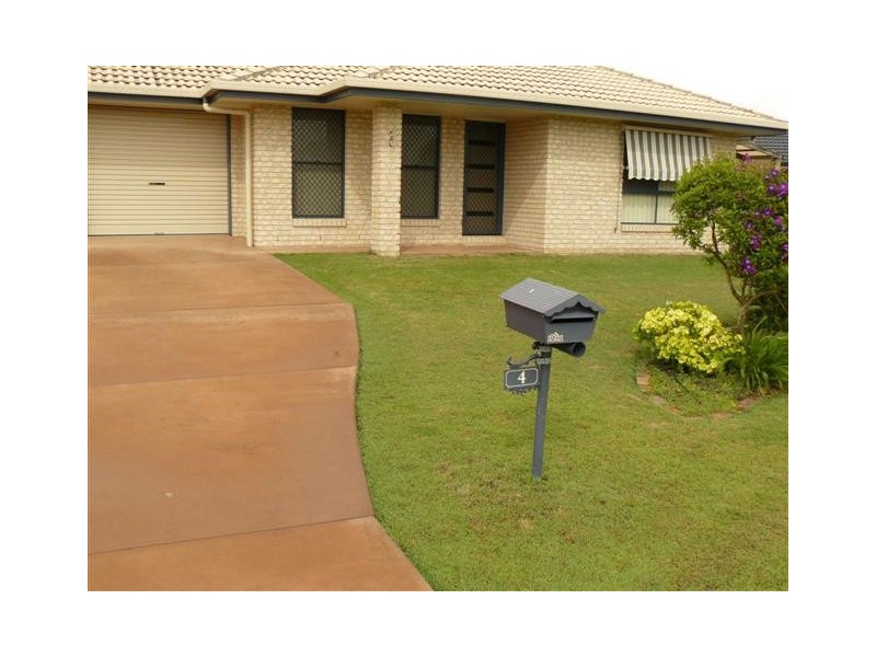 4 Pembridge Cct, Urraween QLD 4655