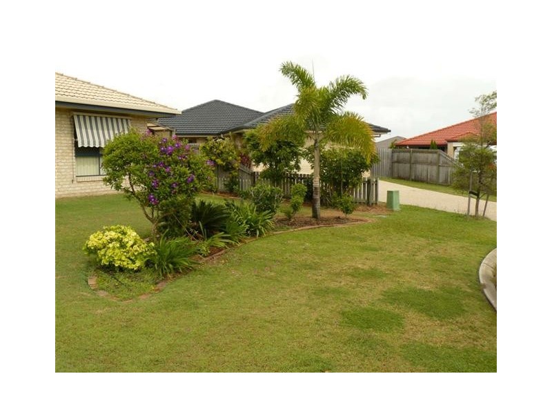 4 Pembridge Cct, Urraween QLD 4655
