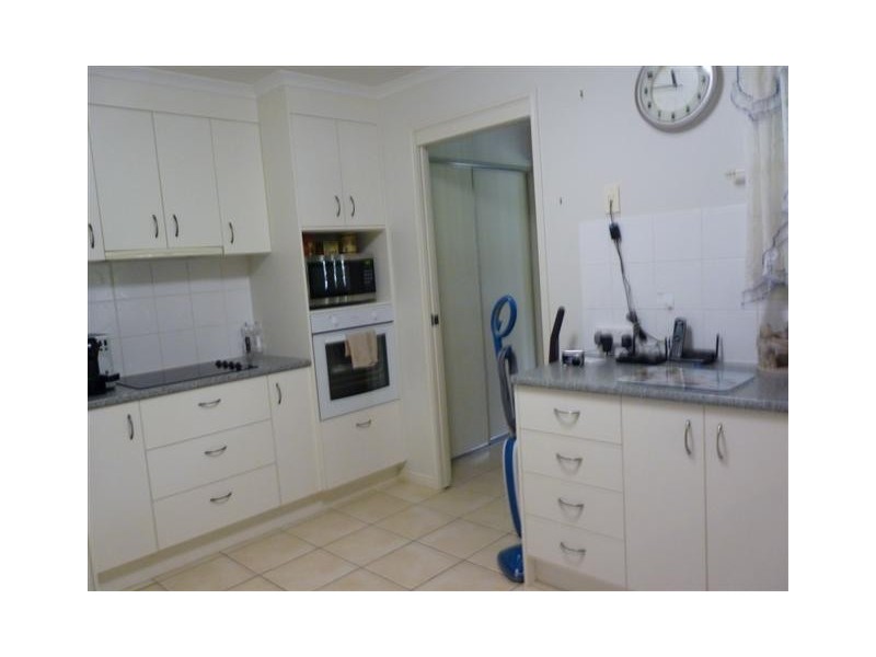 4 Pembridge Cct, Urraween QLD 4655