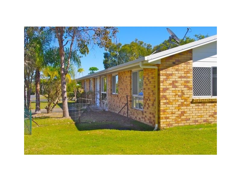 12 Bayrise Dr, Urangan QLD 4655