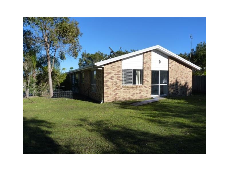 12 Bayrise Dr, Urangan QLD 4655