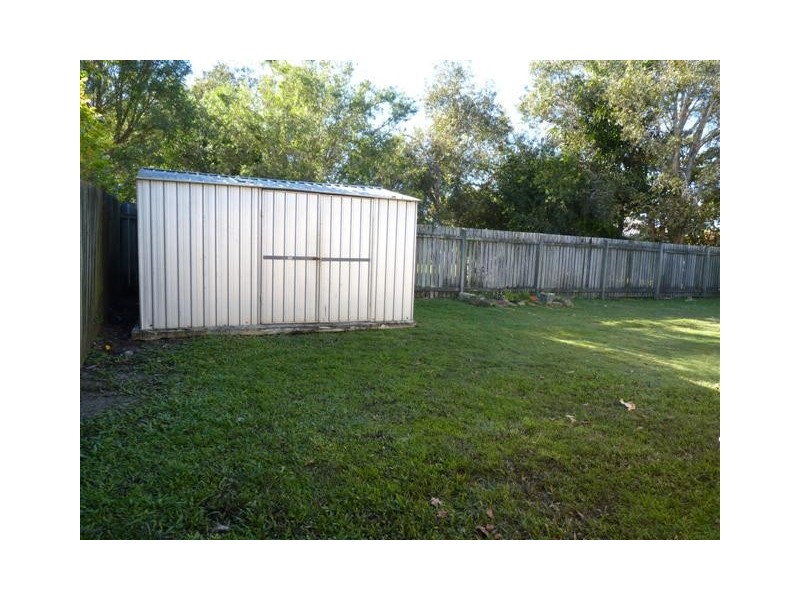 12 Bayrise Dr, Urangan QLD 4655