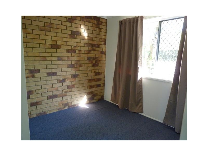 12 Bayrise Dr, Urangan QLD 4655