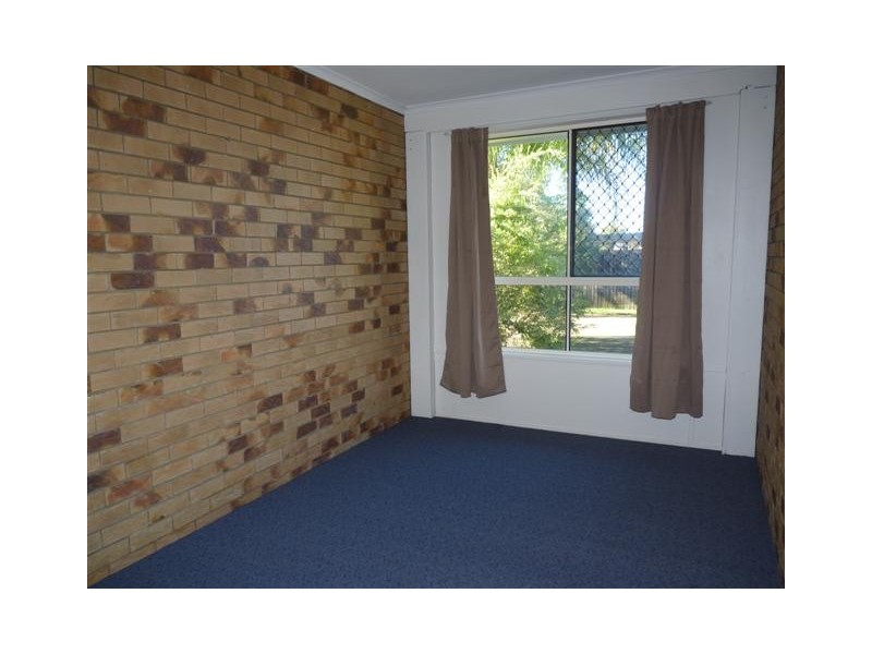 12 Bayrise Dr, Urangan QLD 4655