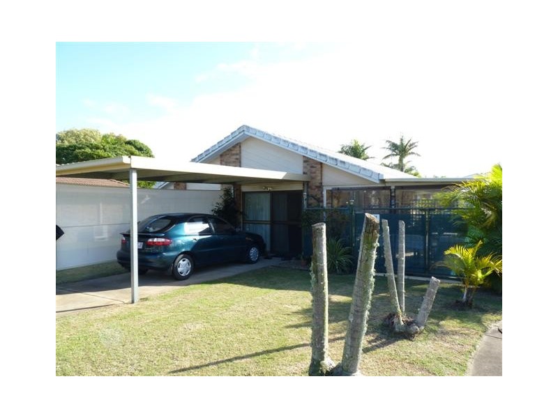 9 San Marco Ct, Urangan QLD 4655