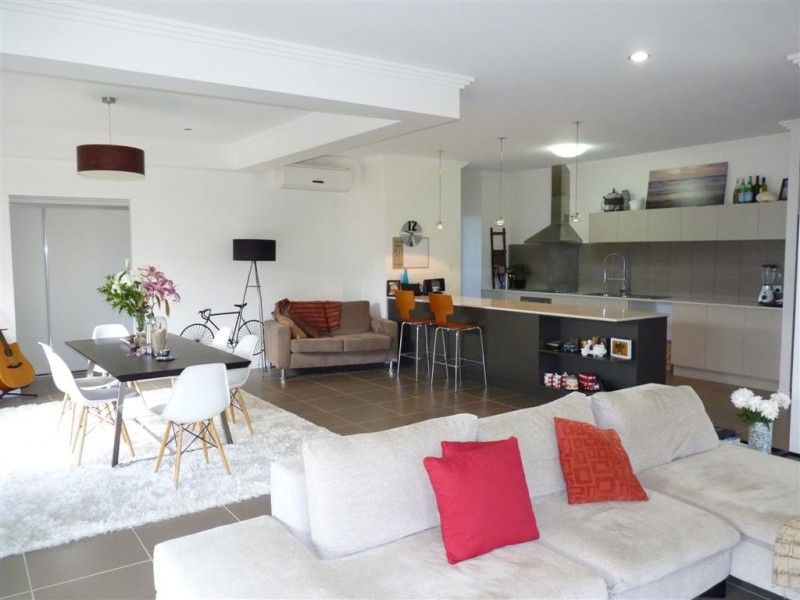 8 Dugong Ave, Pialba QLD 4655