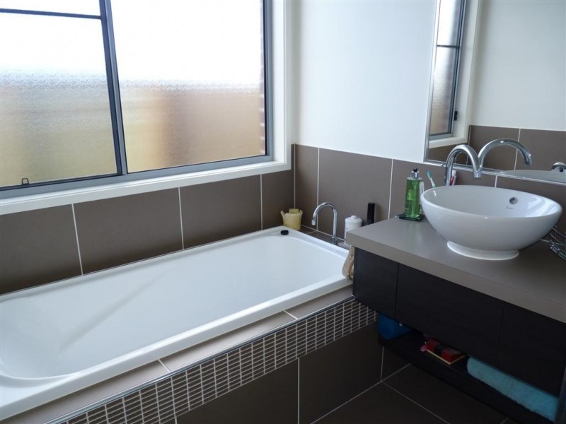 8 Dugong Ave, Pialba QLD 4655